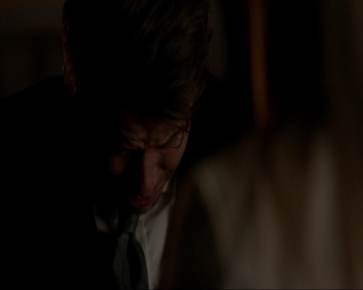 VampireDiariesWorld-dot-nl_7x08HoldMeThrillMeKissMeKillMe2108.jpg