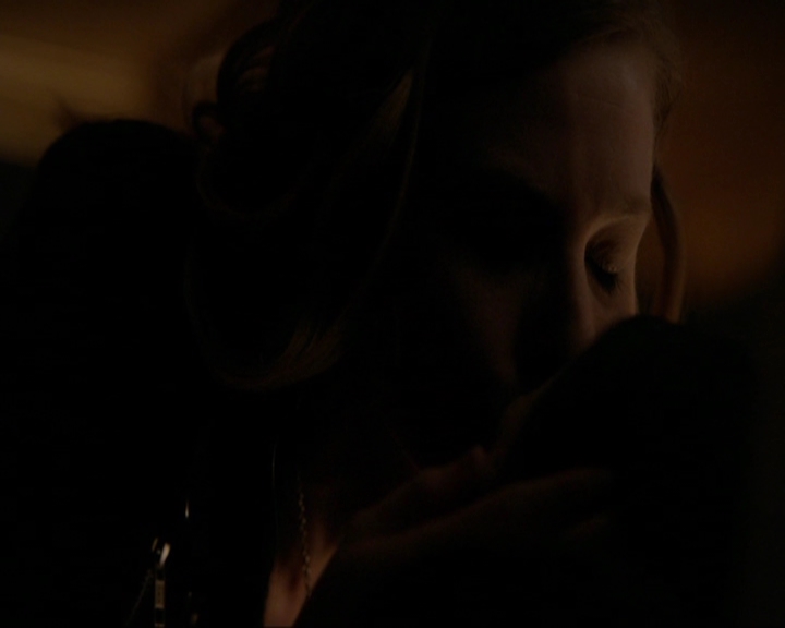 VampireDiariesWorld-dot-nl_7x08HoldMeThrillMeKissMeKillMe2132.jpg