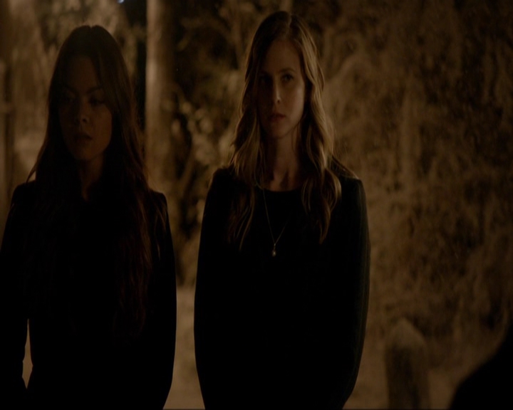 VampireDiariesWorld-dot-nl_7x09ColdAsIs0105.jpg