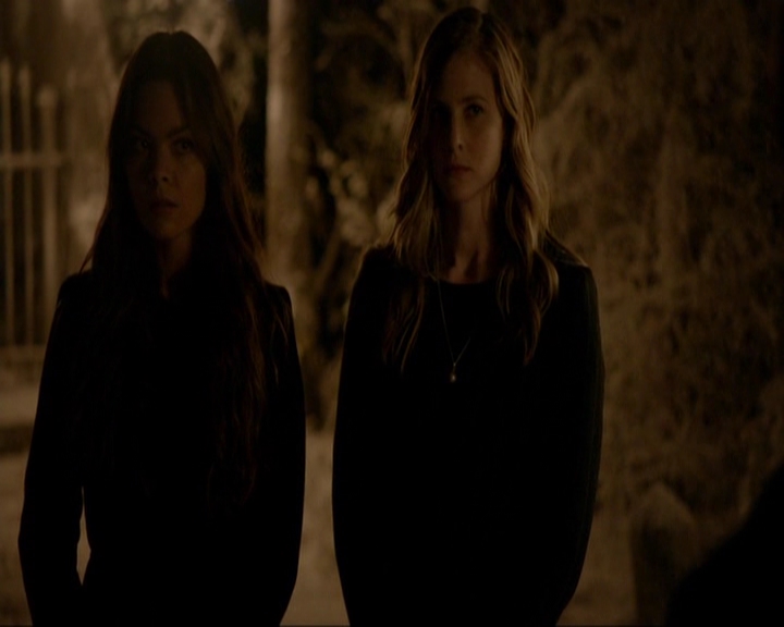 VampireDiariesWorld-dot-nl_7x09ColdAsIs0107.jpg