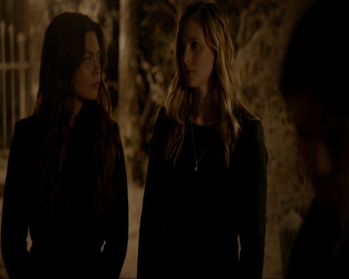 VampireDiariesWorld-dot-nl_7x09ColdAsIs0120.jpg