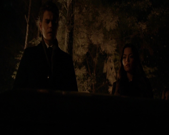 VampireDiariesWorld-dot-nl_7x09ColdAsIs0141.jpg