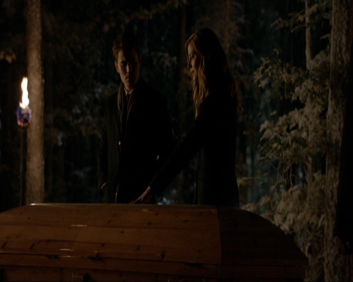 VampireDiariesWorld-dot-nl_7x09ColdAsIs0190.jpg