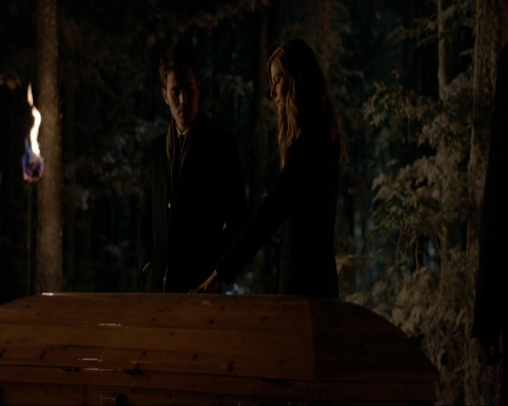 VampireDiariesWorld-dot-nl_7x09ColdAsIs0191.jpg