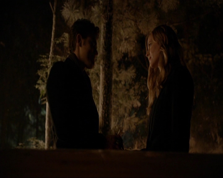 VampireDiariesWorld-dot-nl_7x09ColdAsIs0203.jpg