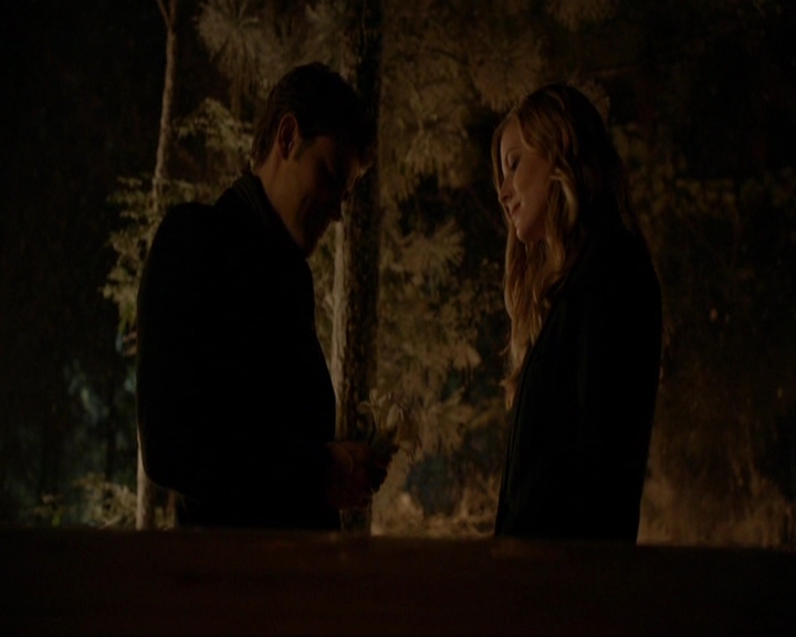 VampireDiariesWorld-dot-nl_7x09ColdAsIs0204.jpg