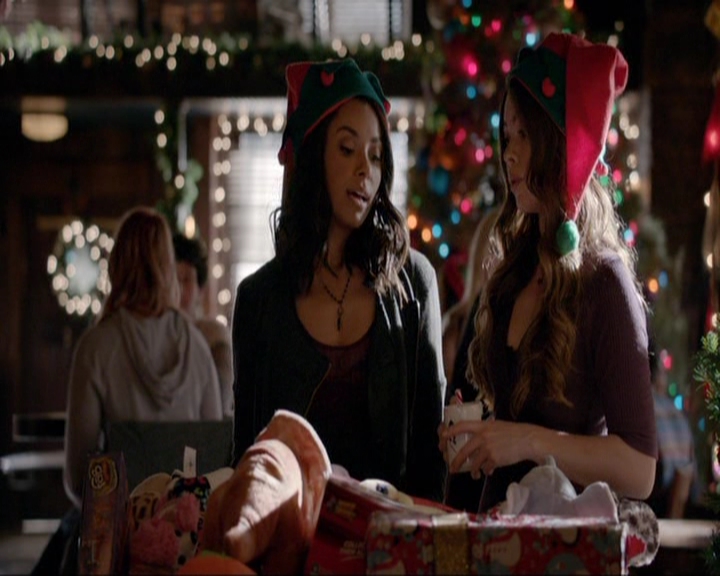 VampireDiariesWorld-dot-nl_7x09ColdAsIs0912.jpg