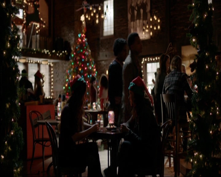 VampireDiariesWorld-dot-nl_7x09ColdAsIs1104.jpg