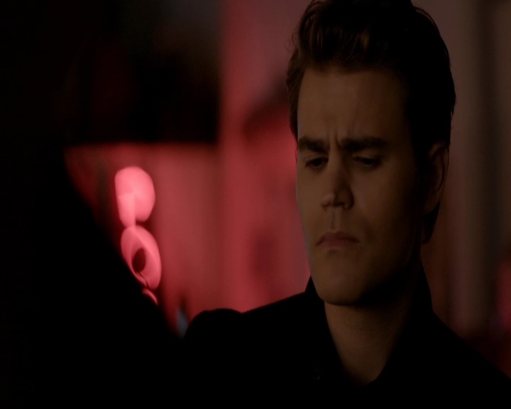 VampireDiariesWorld-dot-nl_7x09ColdAsIs1114.jpg