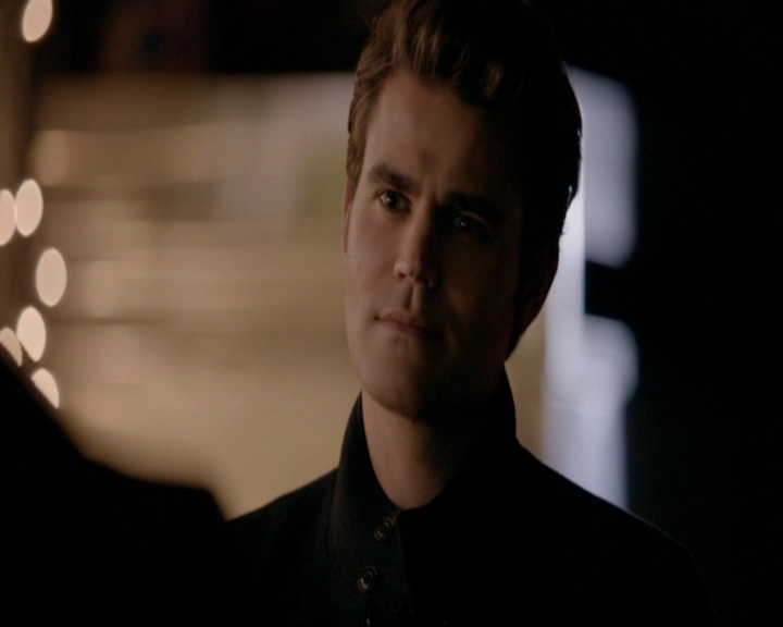 VampireDiariesWorld-dot-nl_7x09ColdAsIs1149.jpg