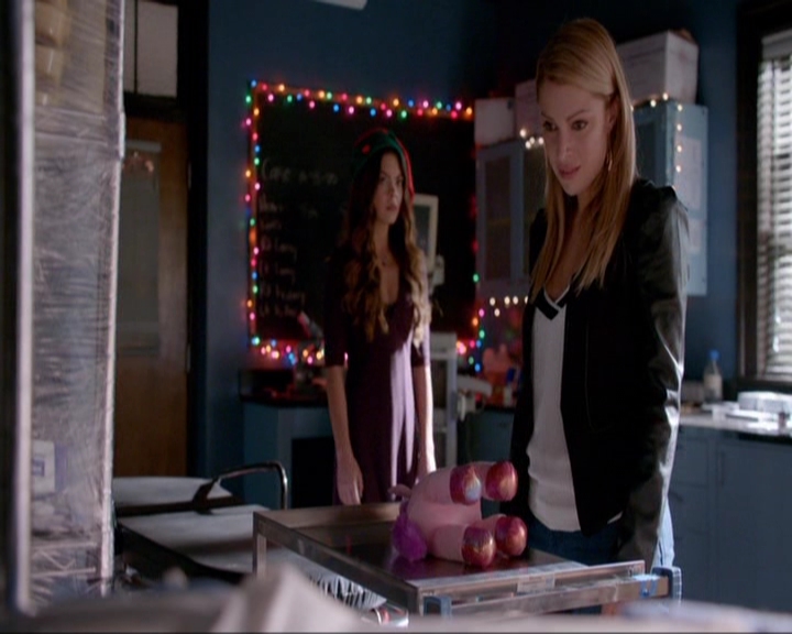 VampireDiariesWorld-dot-nl_7x09ColdAsIs1400.jpg