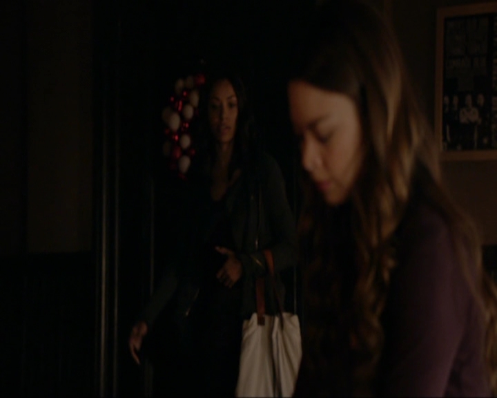 VampireDiariesWorld-dot-nl_7x09ColdAsIs1608.jpg