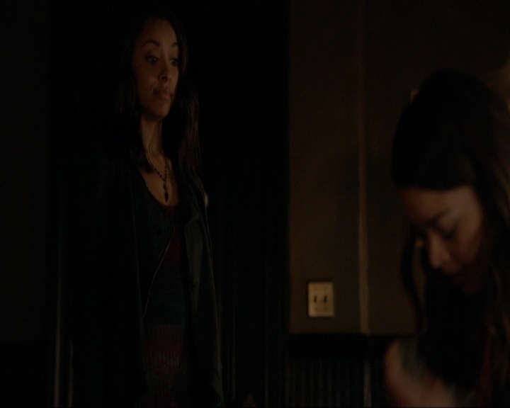 VampireDiariesWorld-dot-nl_7x09ColdAsIs1614.jpg