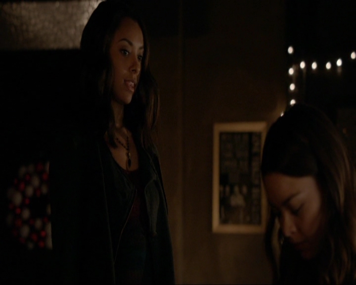 VampireDiariesWorld-dot-nl_7x09ColdAsIs1616.jpg