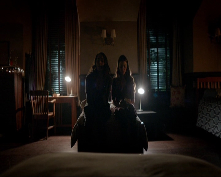 VampireDiariesWorld-dot-nl_7x09ColdAsIs1621.jpg