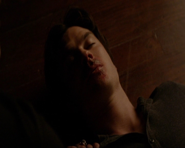 VampireDiariesWorld-dot-nl_7x09ColdAsIs2048.jpg