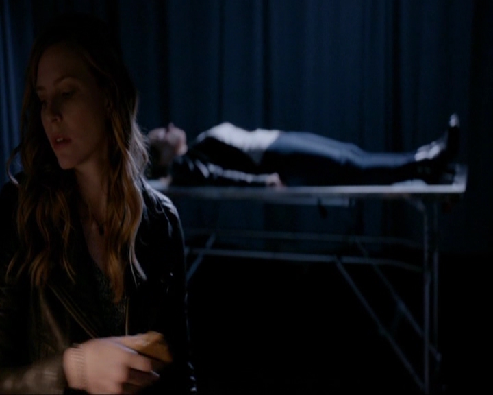 VampireDiariesWorld-dot-nl_7x09ColdAsIs2059.jpg