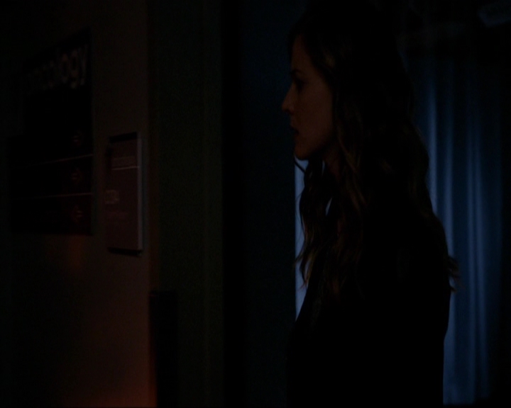 VampireDiariesWorld-dot-nl_7x09ColdAsIs2070.jpg