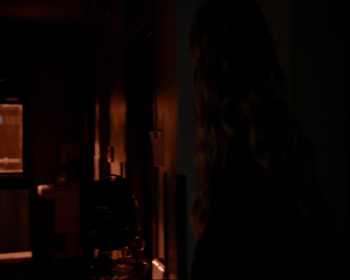 VampireDiariesWorld-dot-nl_7x09ColdAsIs2071.jpg