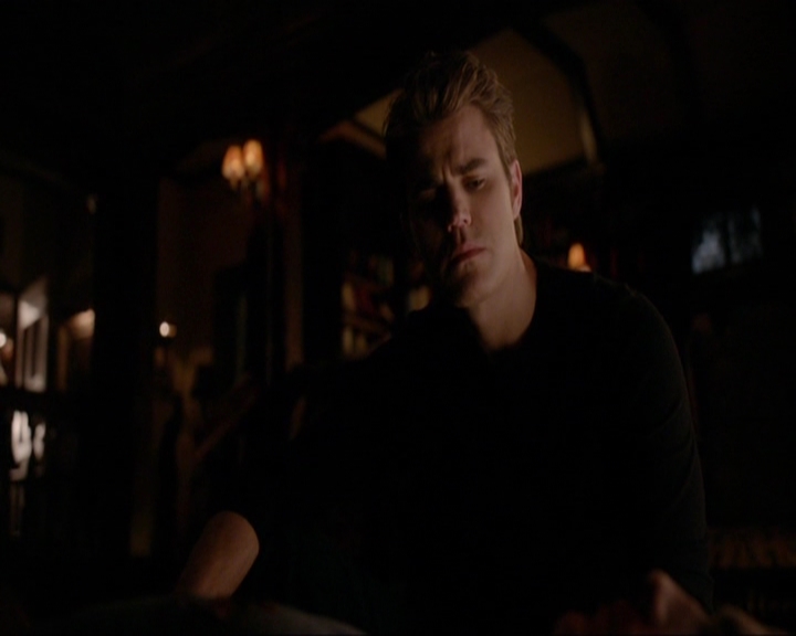 VampireDiariesWorld-dot-nl_7x09ColdAsIs2083.jpg