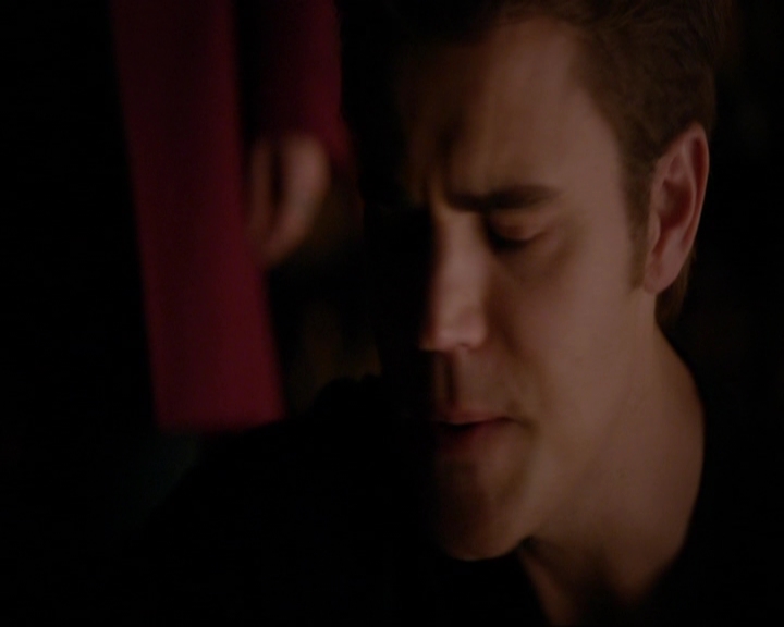 VampireDiariesWorld-dot-nl_7x09ColdAsIs2113.jpg