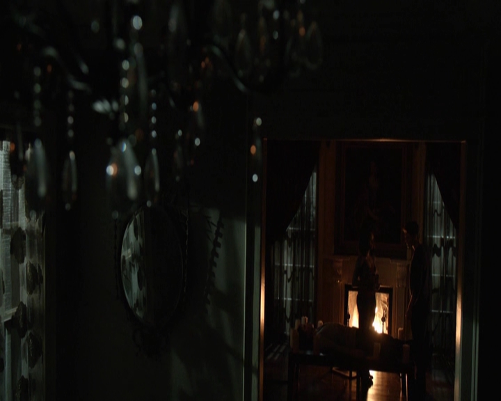 VampireDiariesWorld-dot-nl_7x10HellIsOtherPeople-deletedscenes0037.jpg