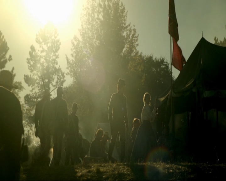 VampireDiariesWorld-dot-nl_7x10HellIsOtherPeople0123.jpg