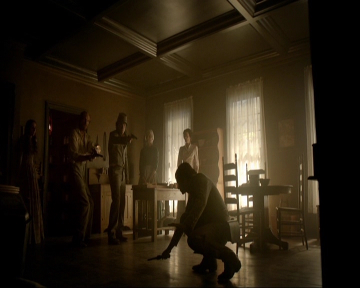 VampireDiariesWorld-dot-nl_7x10HellIsOtherPeople0331.jpg