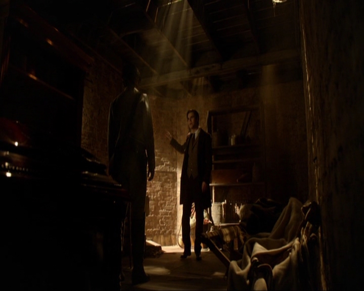 VampireDiariesWorld-dot-nl_7x10HellIsOtherPeople1925.jpg