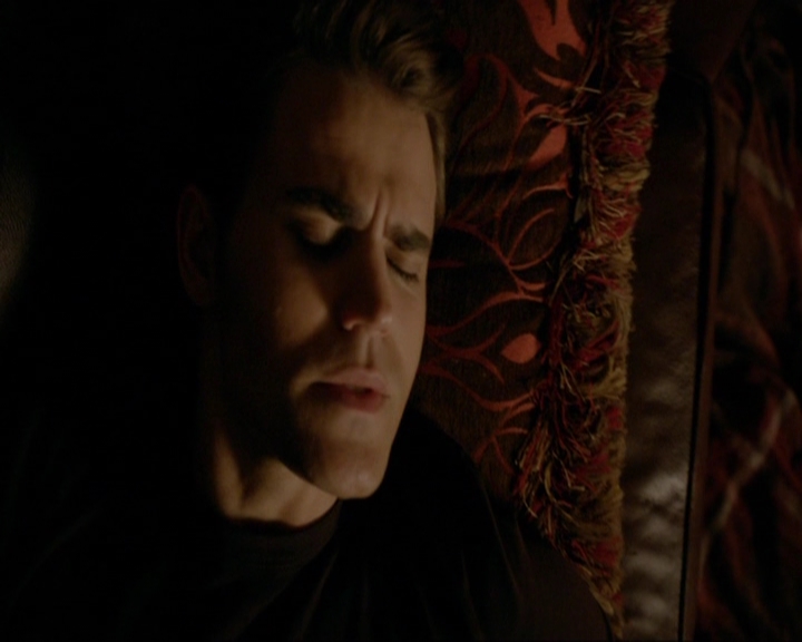 VampireDiariesWorld-dot-nl_7x11ThingsWeLostInTheFire0158.jpg