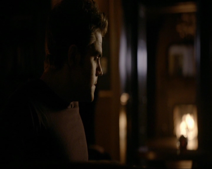 VampireDiariesWorld-dot-nl_7x11ThingsWeLostInTheFire0163.jpg