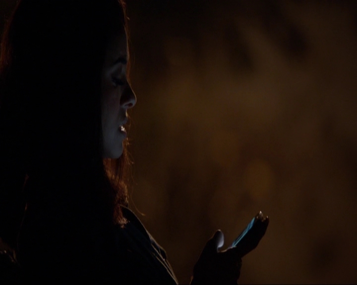 VampireDiariesWorld-dot-nl_7x11ThingsWeLostInTheFire0332.jpg