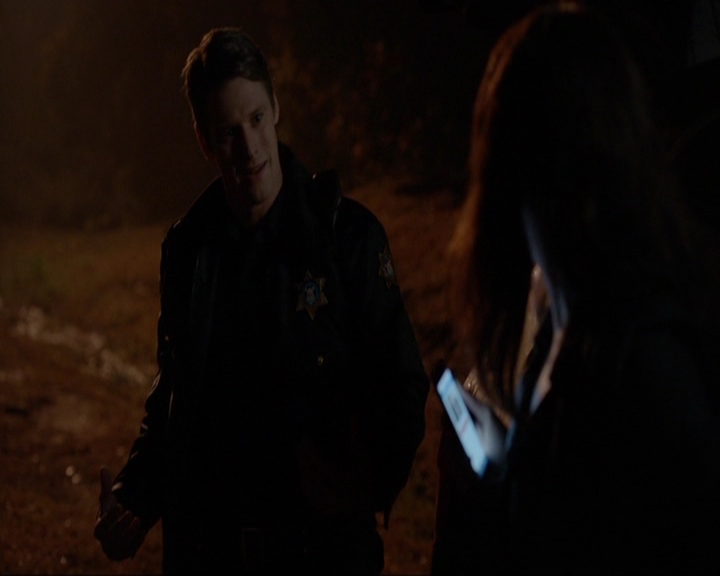 VampireDiariesWorld-dot-nl_7x11ThingsWeLostInTheFire0341.jpg