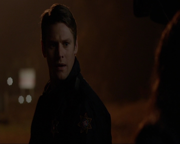 VampireDiariesWorld-dot-nl_7x11ThingsWeLostInTheFire0347.jpg