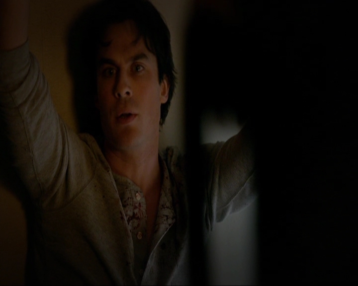 VampireDiariesWorld-dot-nl_7x11ThingsWeLostInTheFire0413.jpg