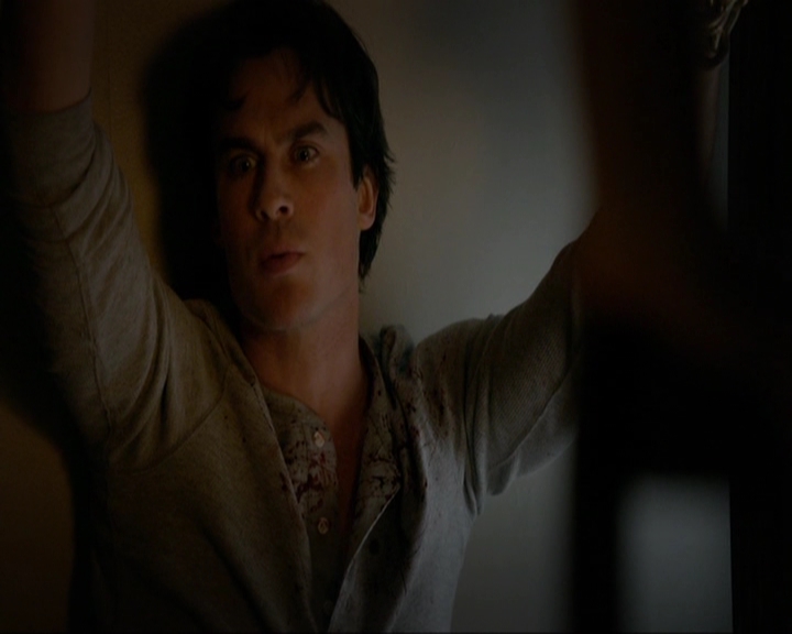 VampireDiariesWorld-dot-nl_7x11ThingsWeLostInTheFire0414.jpg