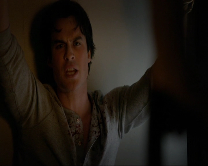 VampireDiariesWorld-dot-nl_7x11ThingsWeLostInTheFire0418.jpg