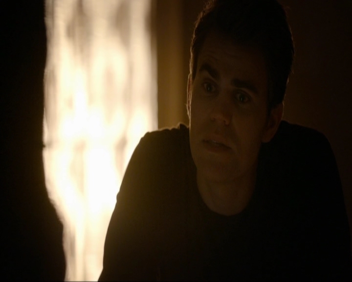 VampireDiariesWorld-dot-nl_7x11ThingsWeLostInTheFire0421.jpg