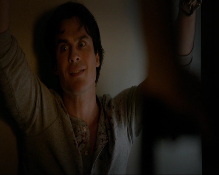 VampireDiariesWorld-dot-nl_7x11ThingsWeLostInTheFire0423.jpg