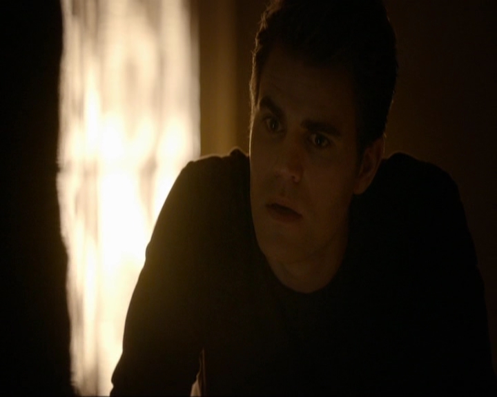 VampireDiariesWorld-dot-nl_7x11ThingsWeLostInTheFire0427.jpg