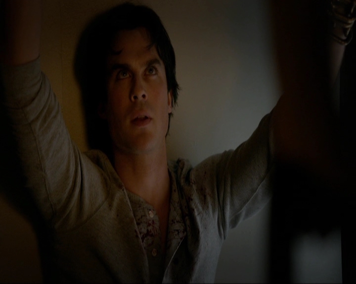 VampireDiariesWorld-dot-nl_7x11ThingsWeLostInTheFire0429.jpg