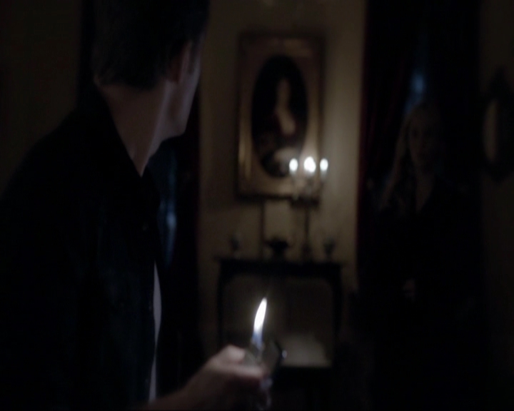 VampireDiariesWorld-dot-nl_7x11ThingsWeLostInTheFire1239.jpg