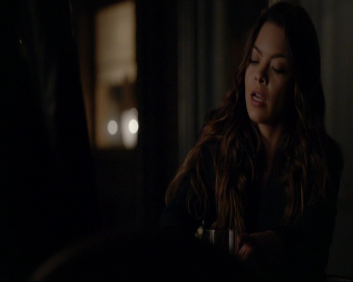 VampireDiariesWorld-dot-nl_7x11ThingsWeLostInTheFire1844.jpg