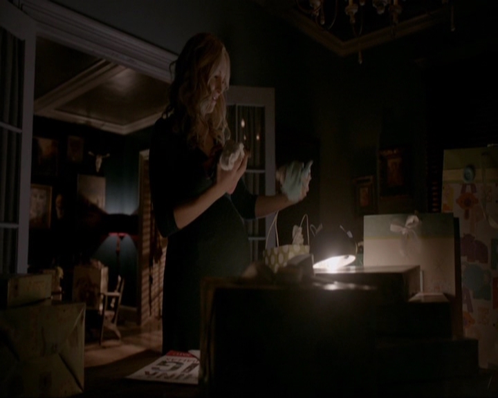 VampireDiariesWorld-dot-nl_7x11ThingsWeLostInTheFire1987.jpg