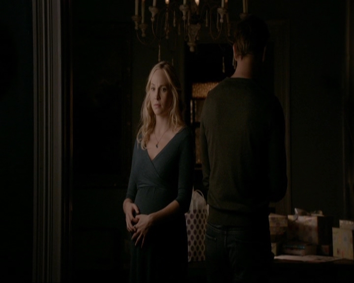 VampireDiariesWorld-dot-nl_7x11ThingsWeLostInTheFire2075.jpg