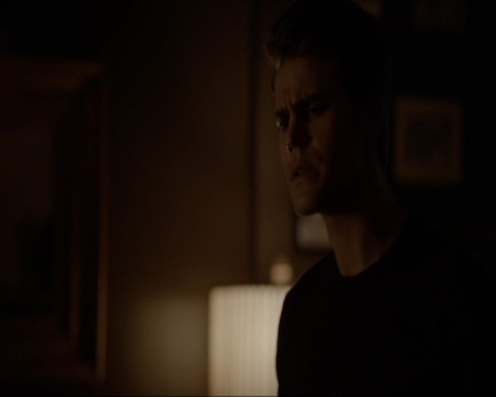 VampireDiariesWorld-dot-nl_7x11ThingsWeLostInTheFire2172.jpg