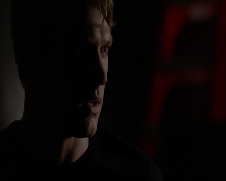 VampireDiariesWorld-dot-nl_7x11ThingsWeLostInTheFire2300.jpg