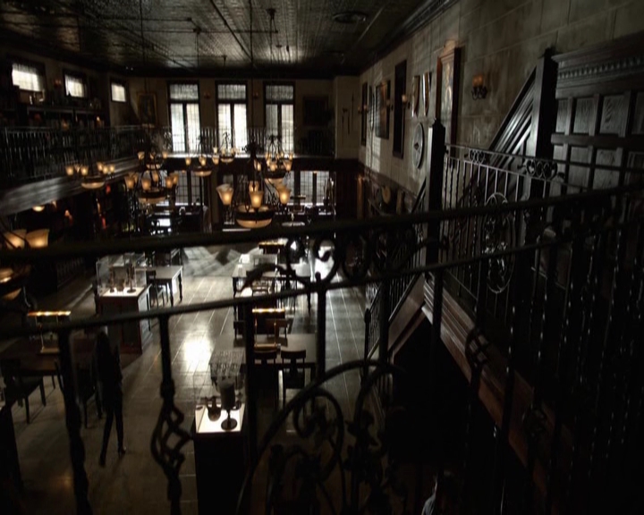 VampireDiariesWorld-dot-nl_7x14MoonlightOntheBayou-deletedscenes0004.jpg