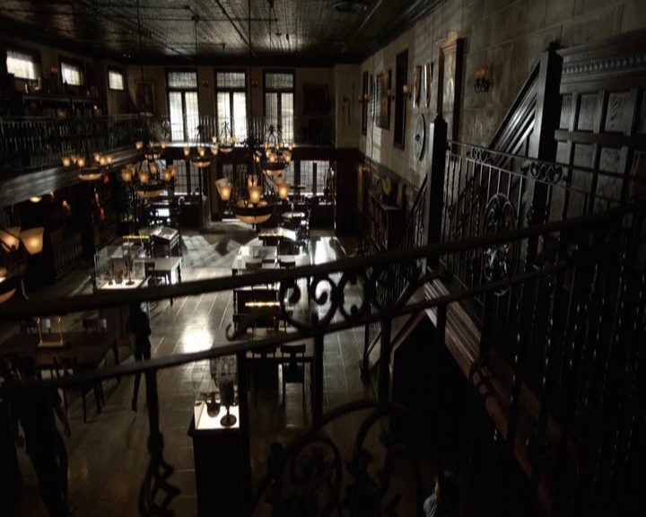 VampireDiariesWorld-dot-nl_7x14MoonlightOntheBayou-deletedscenes0005.jpg