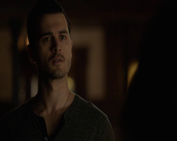 VampireDiariesWorld-dot-nl_7x14MoonlightOntheBayou-deletedscenes0019.jpg